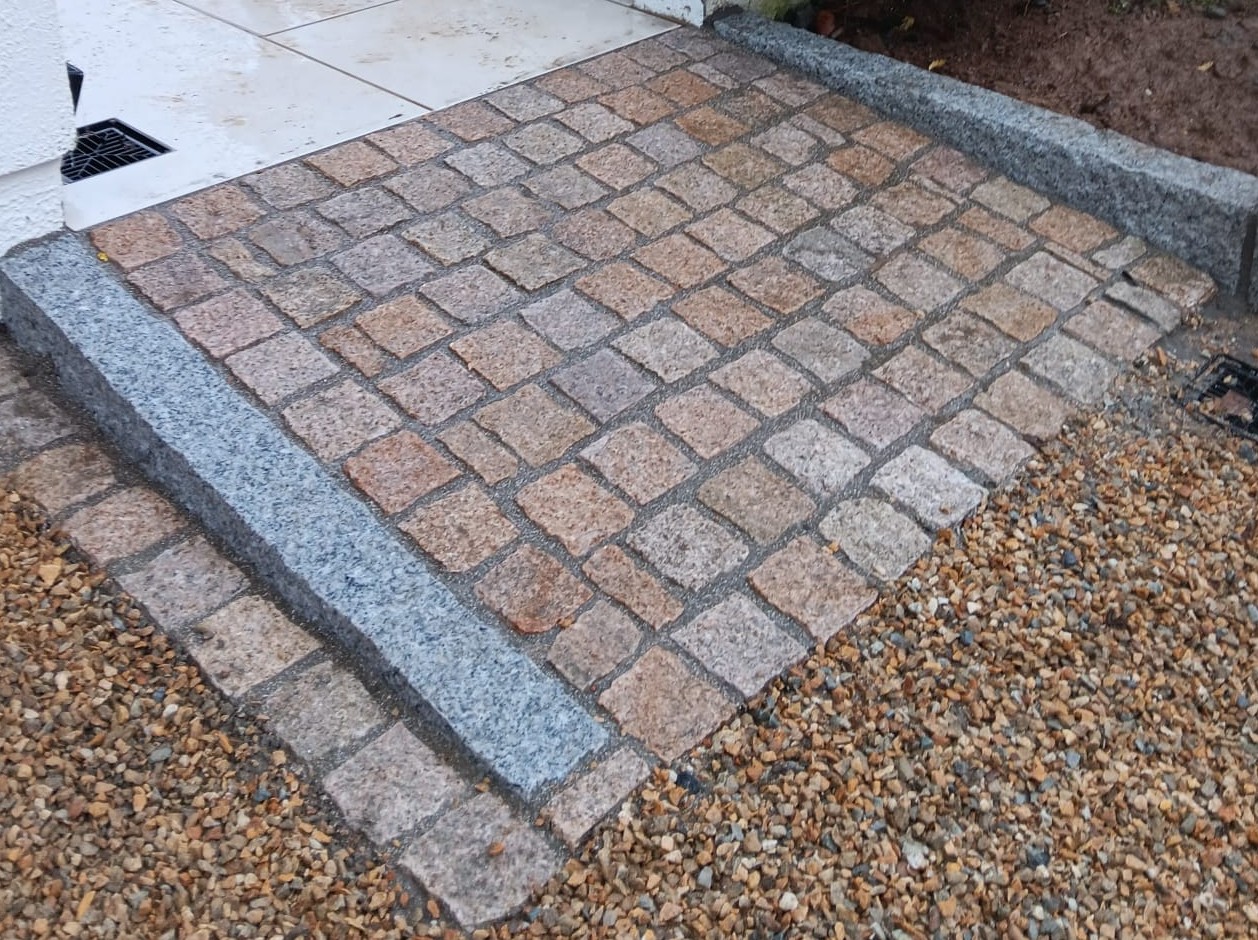 Brown Granite Split Cobble - Image 3